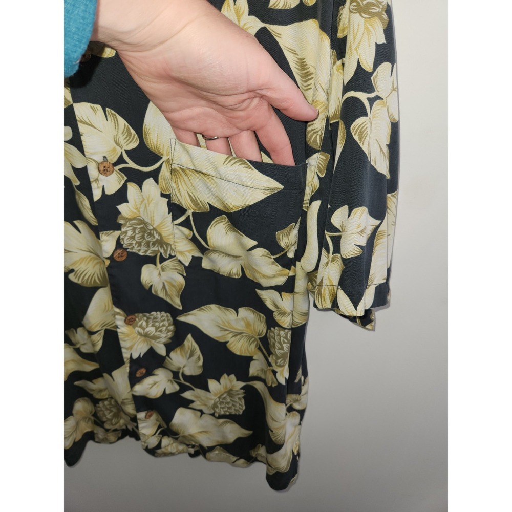 Tommy Bahama Shirt Mens Medium Navy Cream Floral Button Up Tropical Vacation - Picture 4 of 12